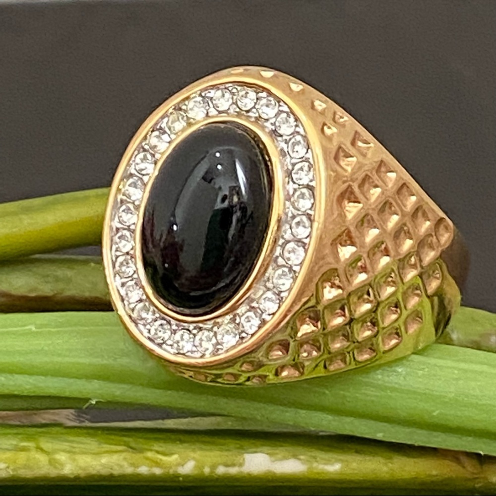 Unsigned Black Onyx Oval Cabochon CZ Stone Gold-tone Men’s Fashion Ring - Picture 6 of 16